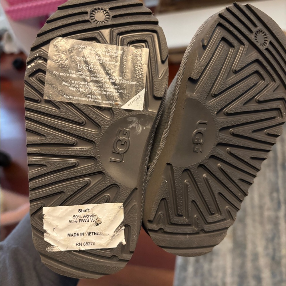 UGG Kids Classic Solene Mini Boot 6c